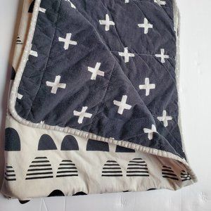 Cloud Island Reversible Baby Blanket Jersey Knit Scallop Black/White Gray Plus.